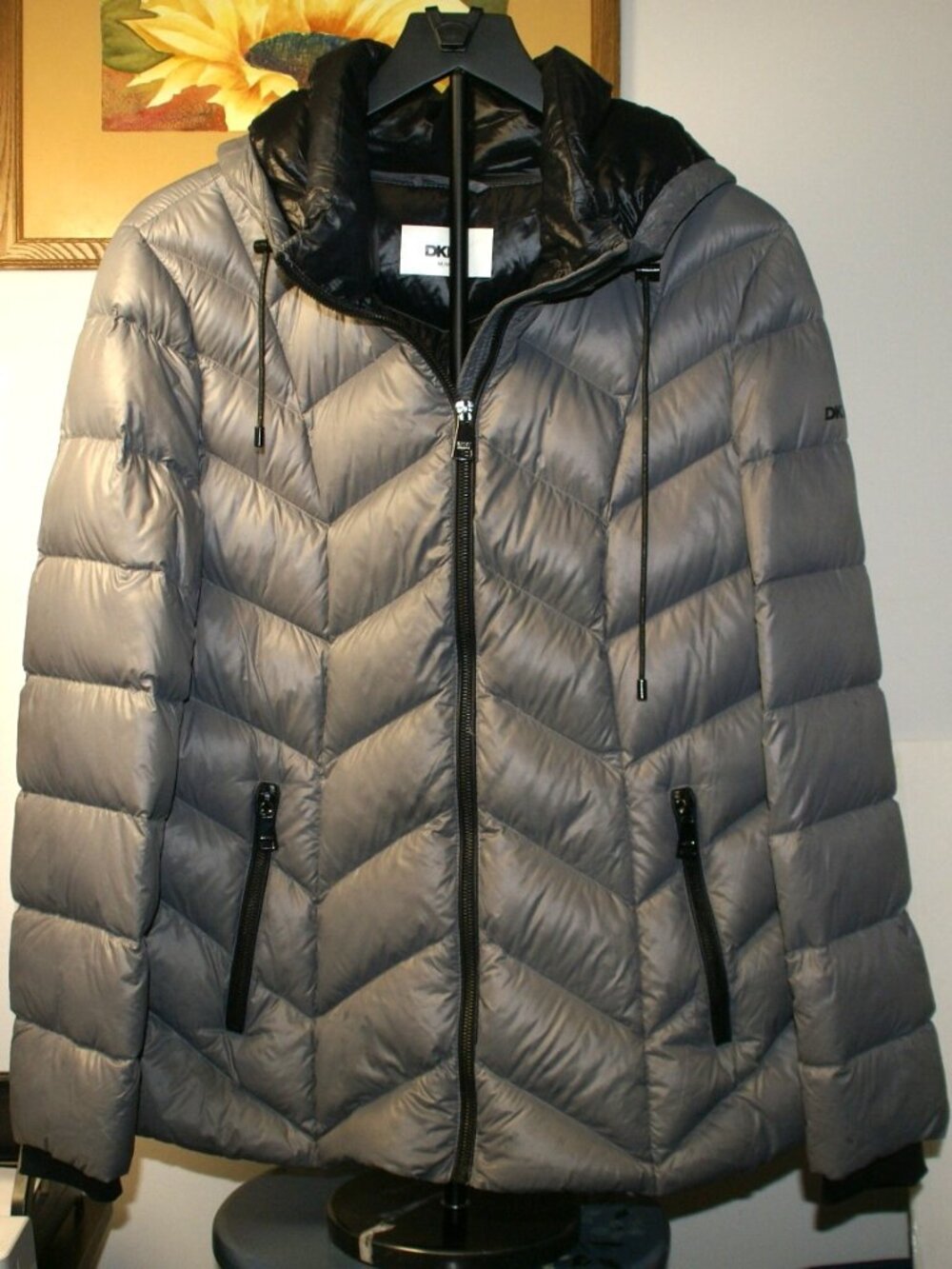 DKNY Grey Duck Down Winter Puffer Jacket in a Medium Size